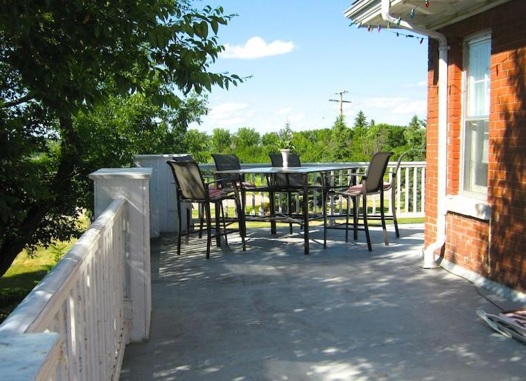 Wakamow Heights Bed And Breakfast Moose Jaw Buitenkant foto