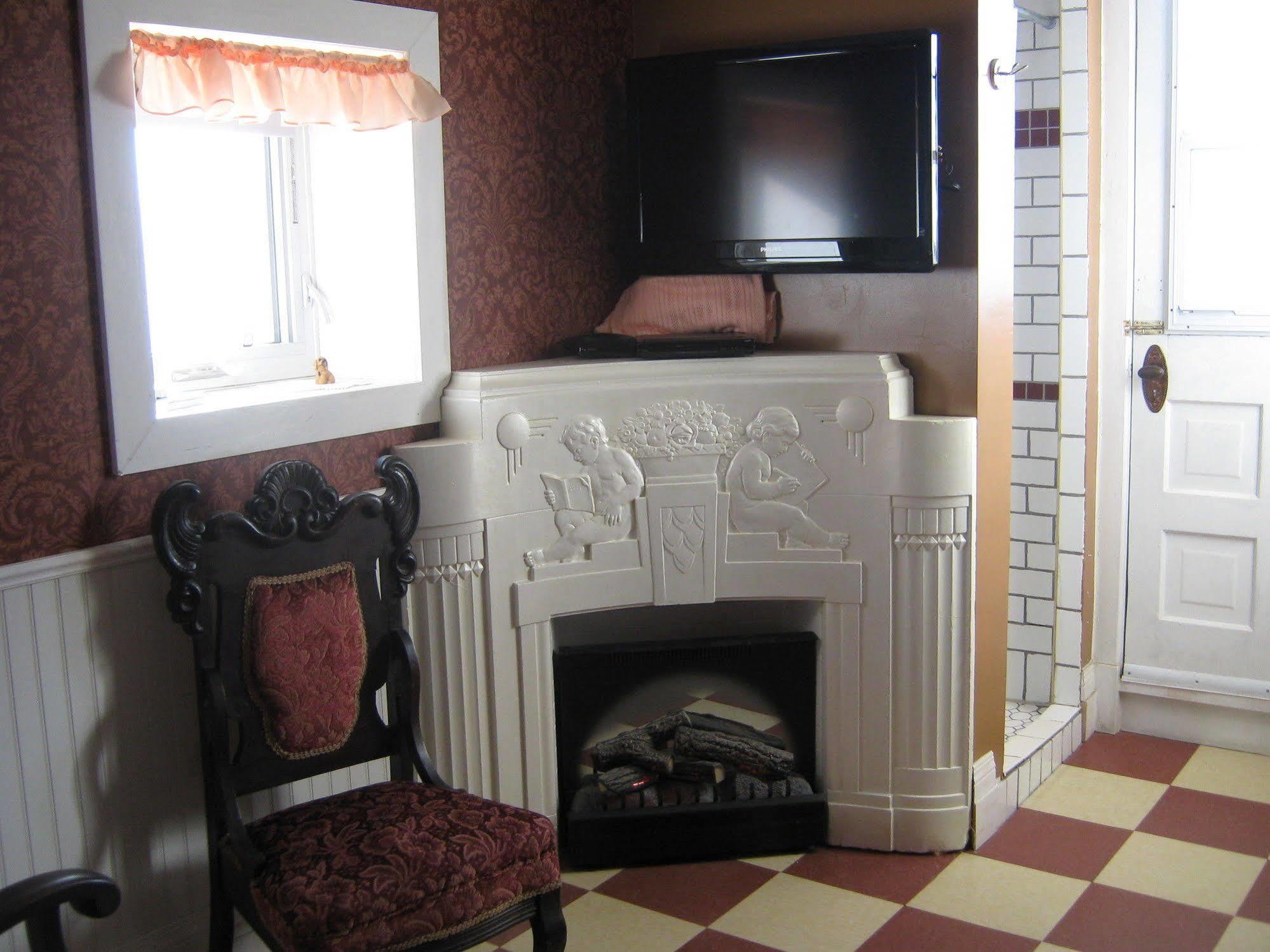 Wakamow Heights Bed And Breakfast Moose Jaw Buitenkant foto