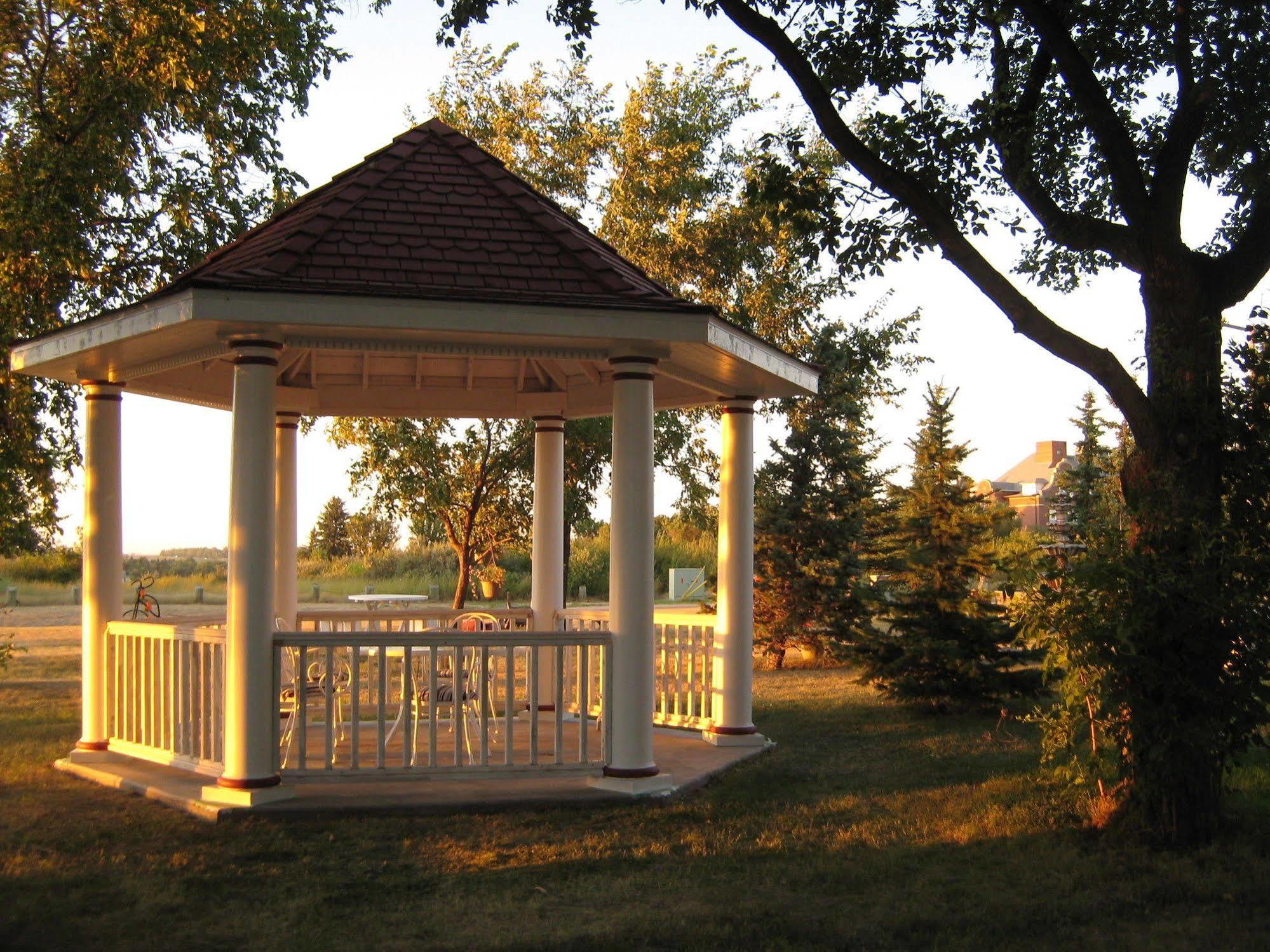 Wakamow Heights Bed And Breakfast Moose Jaw Buitenkant foto